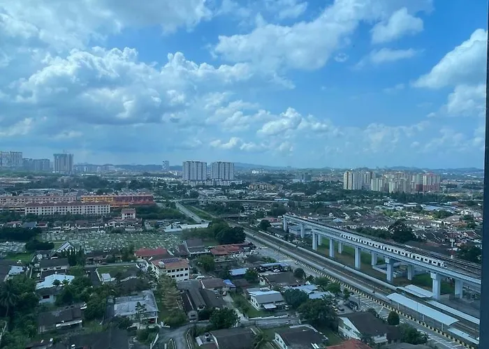 Mat Leo Homestay At Mrt Kajang