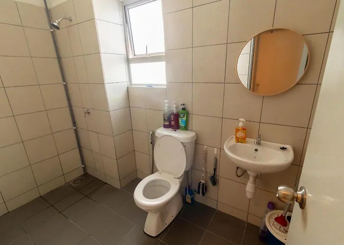 Mat Leo Homestay At Mrt Kajang
